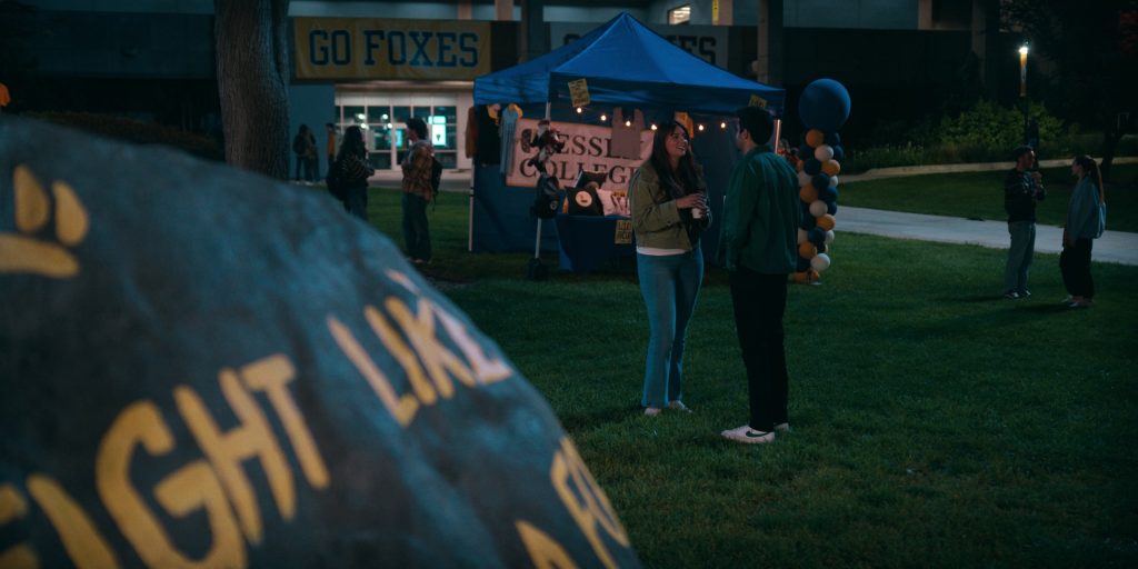 Nike Sneakers in The Sex Lives of College Girls S03E04 “Franklin the Fox” (2024) (Image 4)