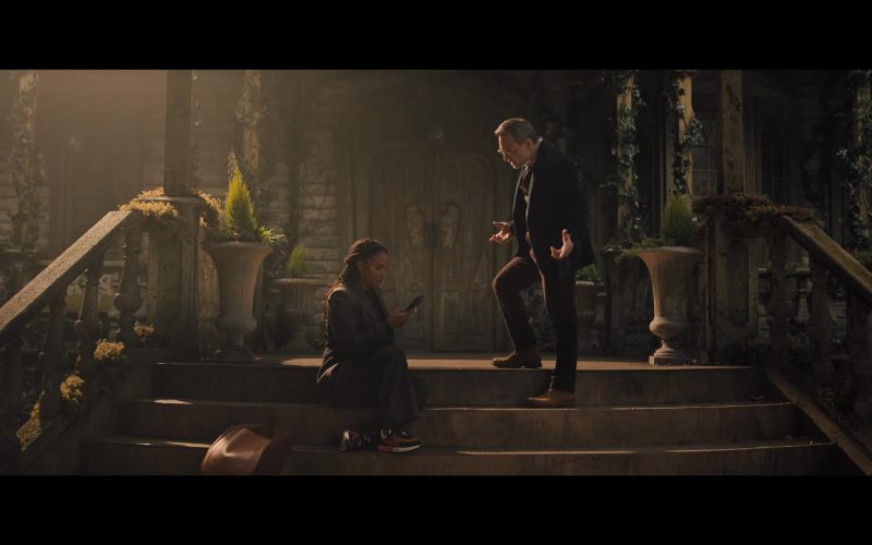 Nike Sneakers in The Spiderwick Chronicles S01E06 “1028 Teeth” (2024) (Image 1)