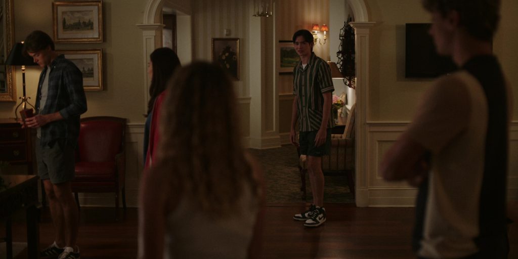 Nike Sneakers in The Summer I Turned Pretty S02E05 “Love Fool” (2023) (Image 1)