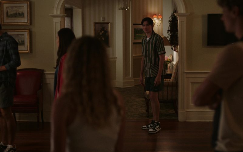 Nike Sneakers in The Summer I Turned Pretty S02E05 “Love Fool” (2023) (Image 1)