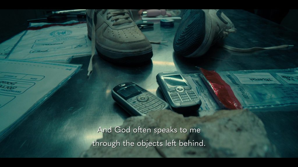 Nike Sneakers in The Twisted Tale of Amanda Knox S01E03 “The Guardian of Perugia” (2025) (Image 1)