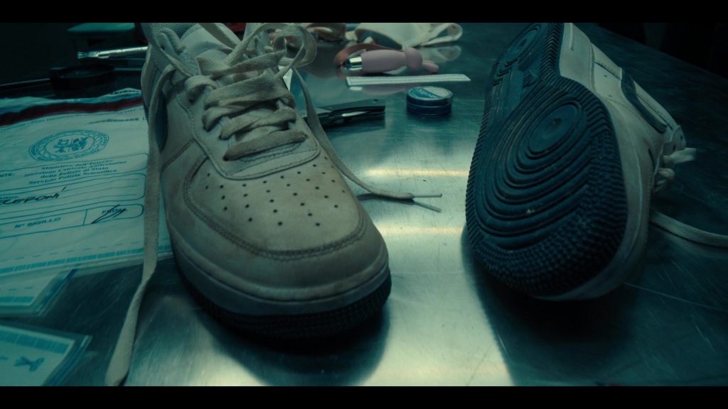 Nike Sneakers in The Twisted Tale of Amanda Knox S01E03 “The Guardian of Perugia” (2025) (Image 3)