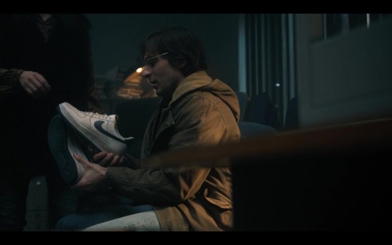 Nike Sneakers in The Twisted Tale of Amanda Knox S01E05 “Mr. Nobody” (2025) (Image 1)
