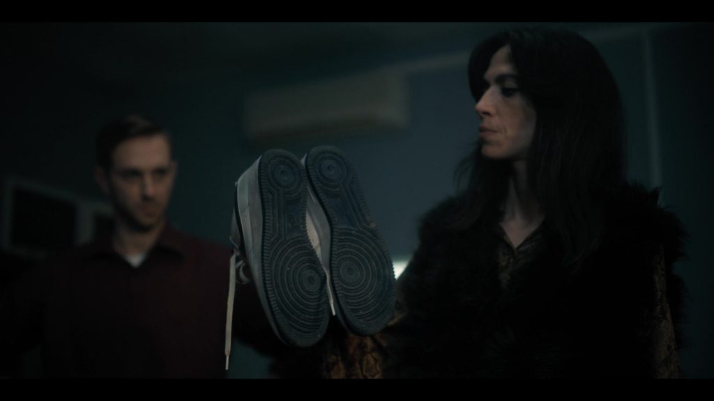 Nike Sneakers in The Twisted Tale of Amanda Knox S01E05 “Mr. Nobody” (2025) (Image 12)