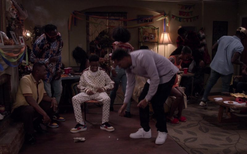 Nike Sneakers in The Upshaws S01E01 “Birthday B.S.” (2021) (Image 1)