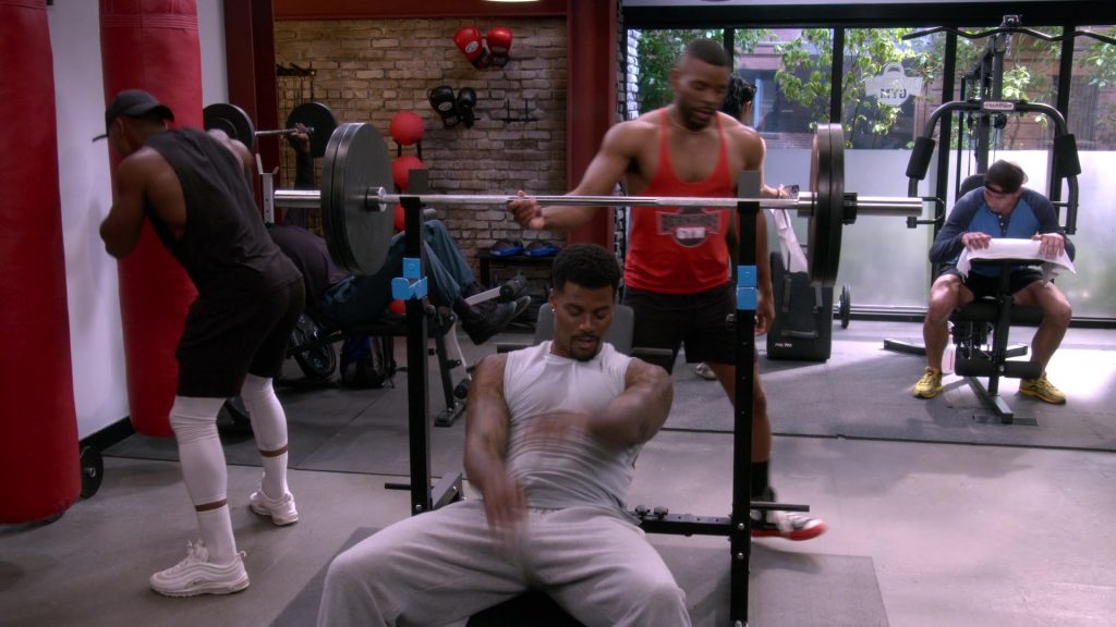 Nike Sneakers in The Upshaws S06E05 “Grifter, Grifter” (2025) (Image 2)