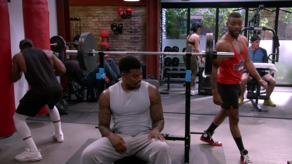 Nike Sneakers in The Upshaws S06E05 “Grifter, Grifter” (2025) (Image 3)
