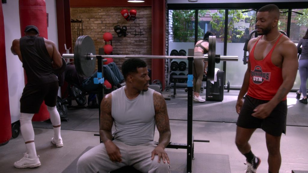 Nike Sneakers in The Upshaws S06E05 “Grifter, Grifter” (2025) (Image 4)