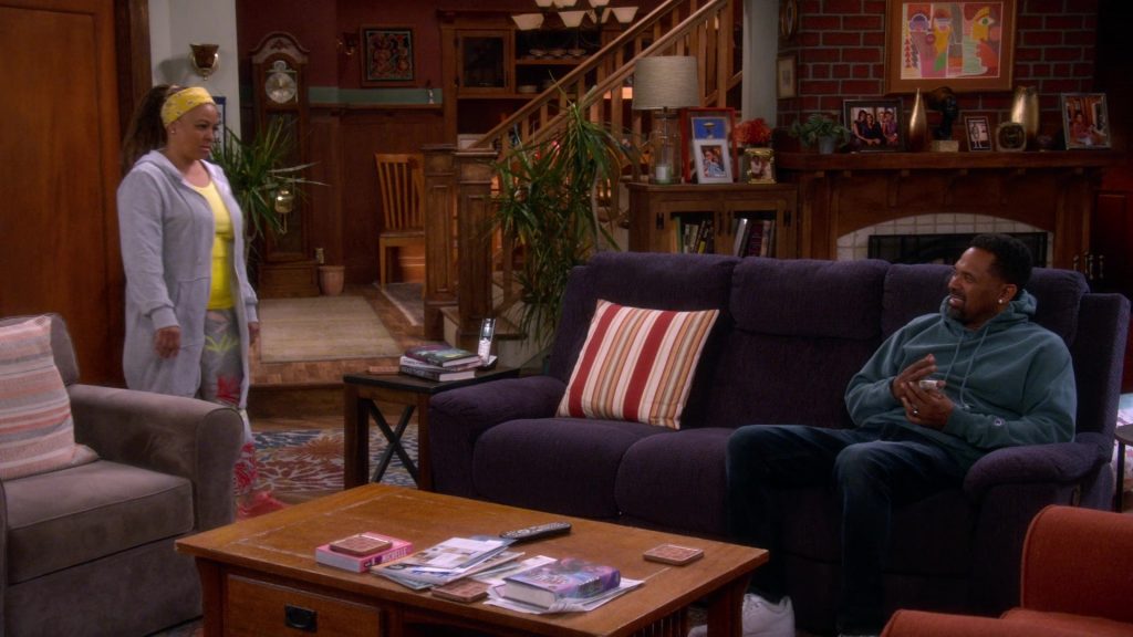 Nike Sneakers in The Upshaws S06E06 “Who, Me” (2025) (Image 2)