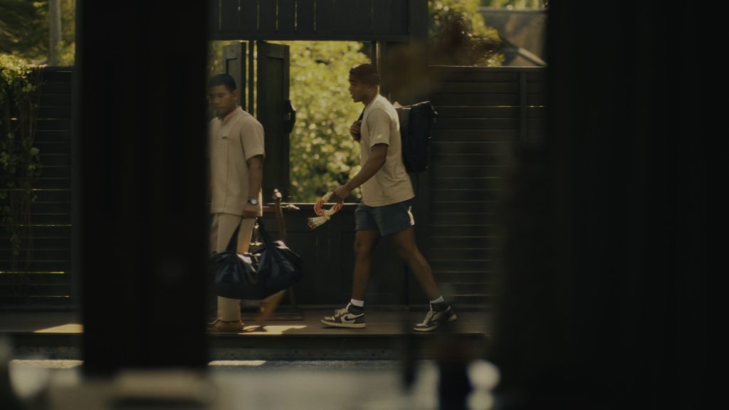 Nike Sneakers in The White Lotus S03E06 “Denials” (2025) (Image 1)