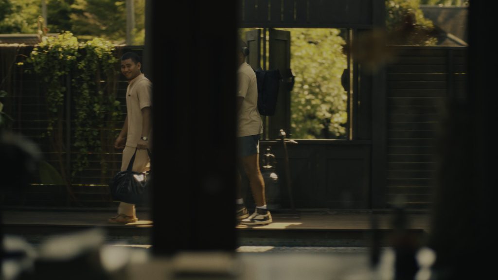 Nike Sneakers in The White Lotus S03E06 “Denials” (2025) (Image 2)