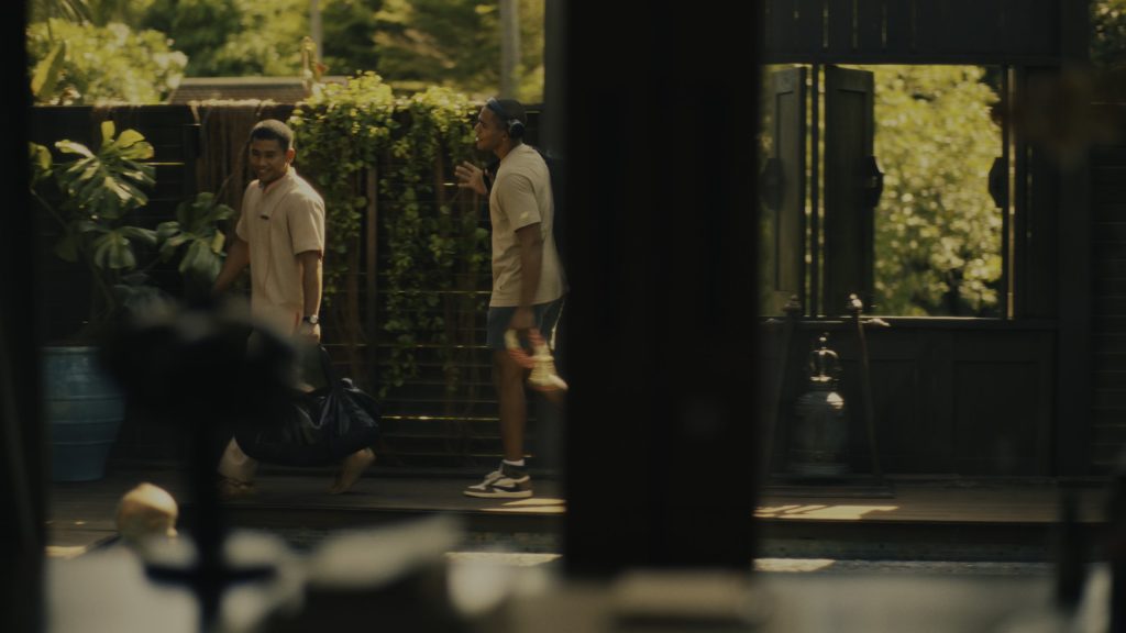 Nike Sneakers in The White Lotus S03E06 “Denials” (2025) (Image 3)
