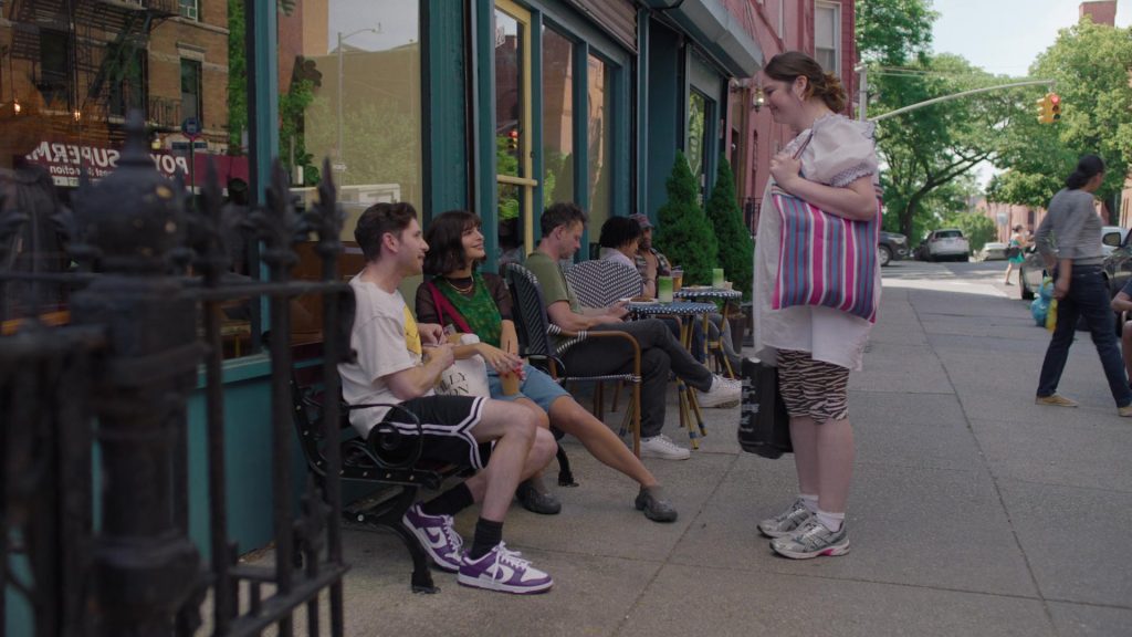 Nike Sneakers in Too Much S01E05 “Pink Valentine” (2025) (Image 11)