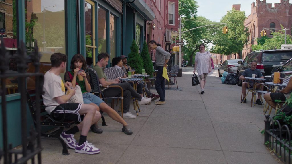 Nike Sneakers in Too Much S01E05 “Pink Valentine” (2025) (Image 14)
