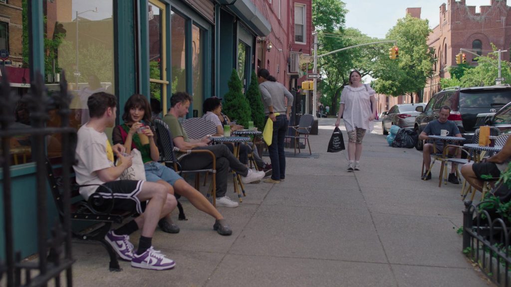 Nike Sneakers in Too Much S01E05 “Pink Valentine” (2025) (Image 15)