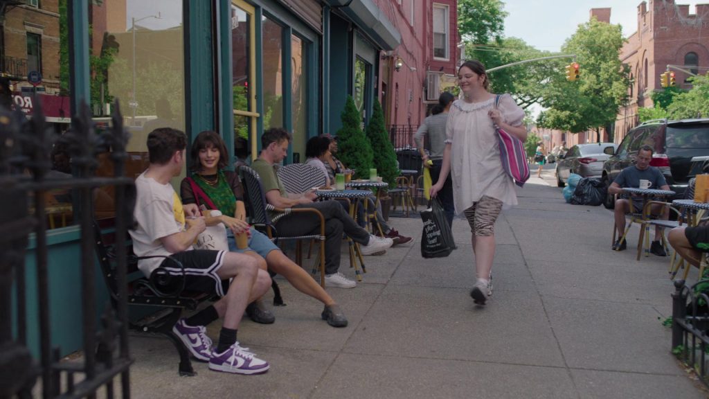 Nike Sneakers in Too Much S01E05 “Pink Valentine” (2025) (Image 18)