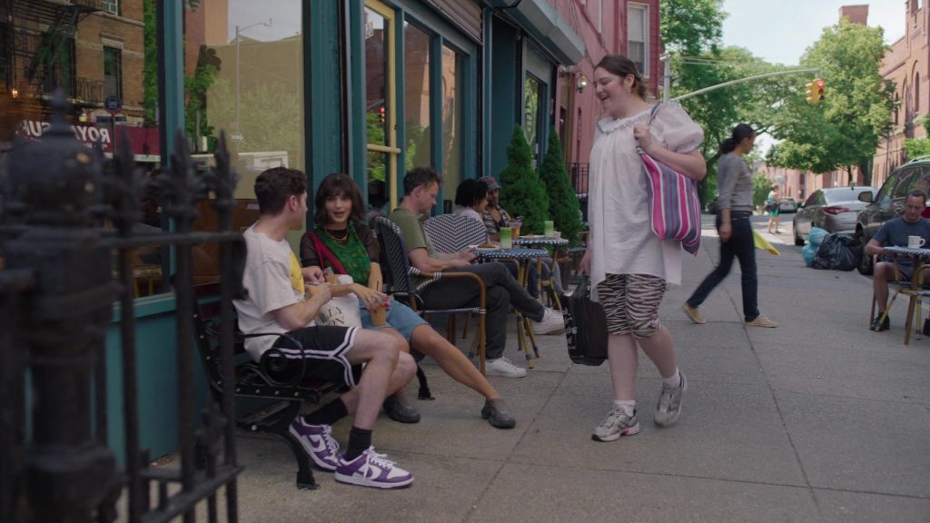 Nike Sneakers in Too Much S01E05 “Pink Valentine” (2025) (Image 19)