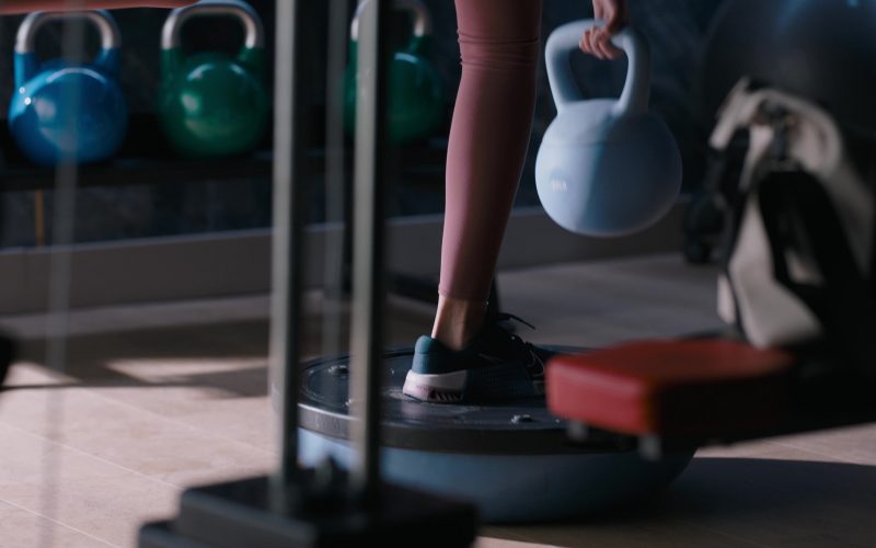 Nike Sneakers in Tracker S02E15 “The Grey Goose” (2025) (Image 1)