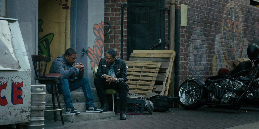 Nike Sneakers in Truth Be Told S03E07 “The Luxury in Self-Reproach” (2023) (Image 1)