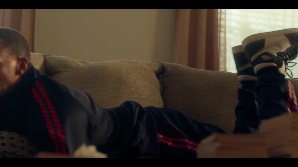 Nike Sneakers in Twisted Metal S02E01 “PRSRPNT” (2025) (Image 6)