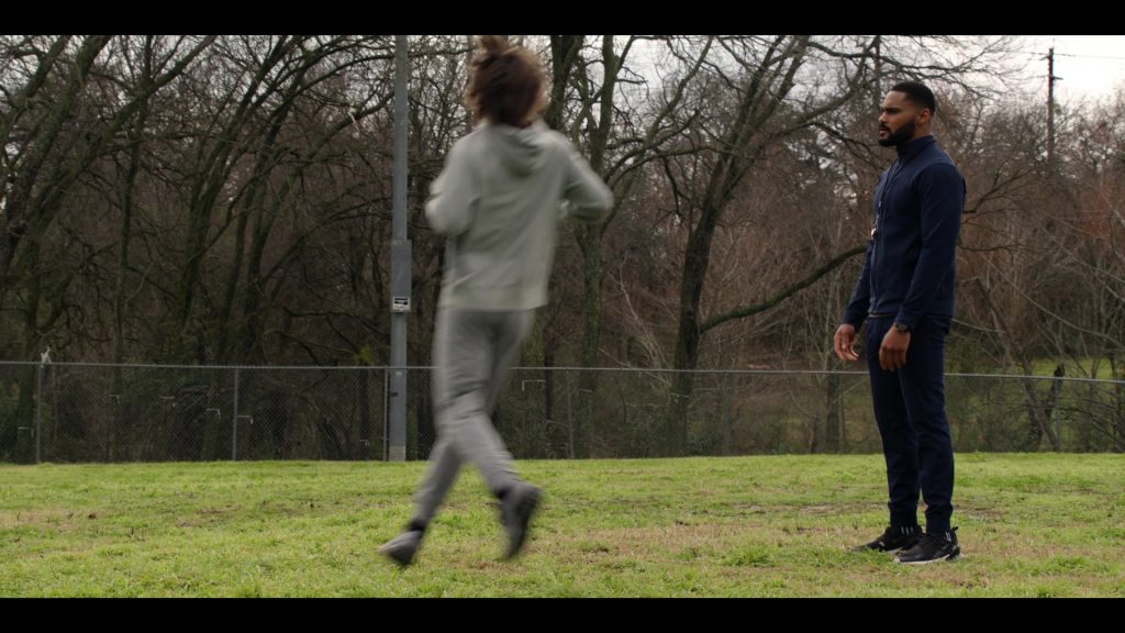 Nike Sneakers in Walker S04E03 “Lessons From the Gift Shop” (2024) (Image 1)