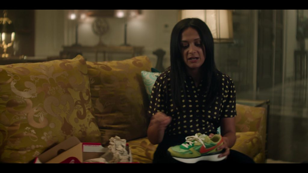 Nike Sneakers in You S05E08 “Folie a Deux” (2025) (Image 2)