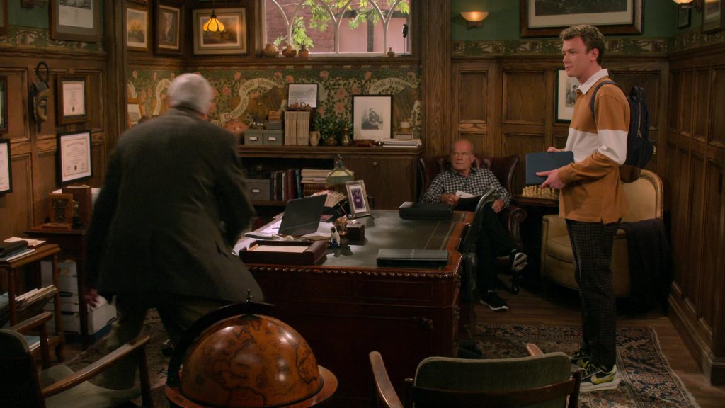 Nike Sneakers of Anders Keith as David Crane in Frasier S01E09 “The Fix Is In” (2023) (Image 5)