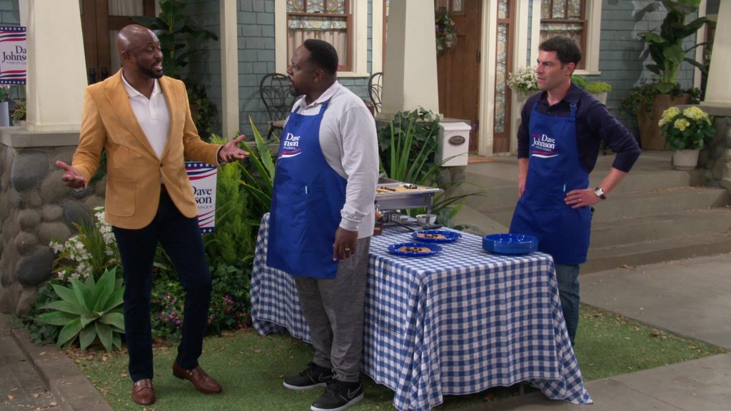 Nike Sneakers of Cedric Antonio Kyles (Cedric the Entertainer as Calvin Butler) in The Neighborhood S03E02 “Welcome to the Election” (2020) (Image 1)