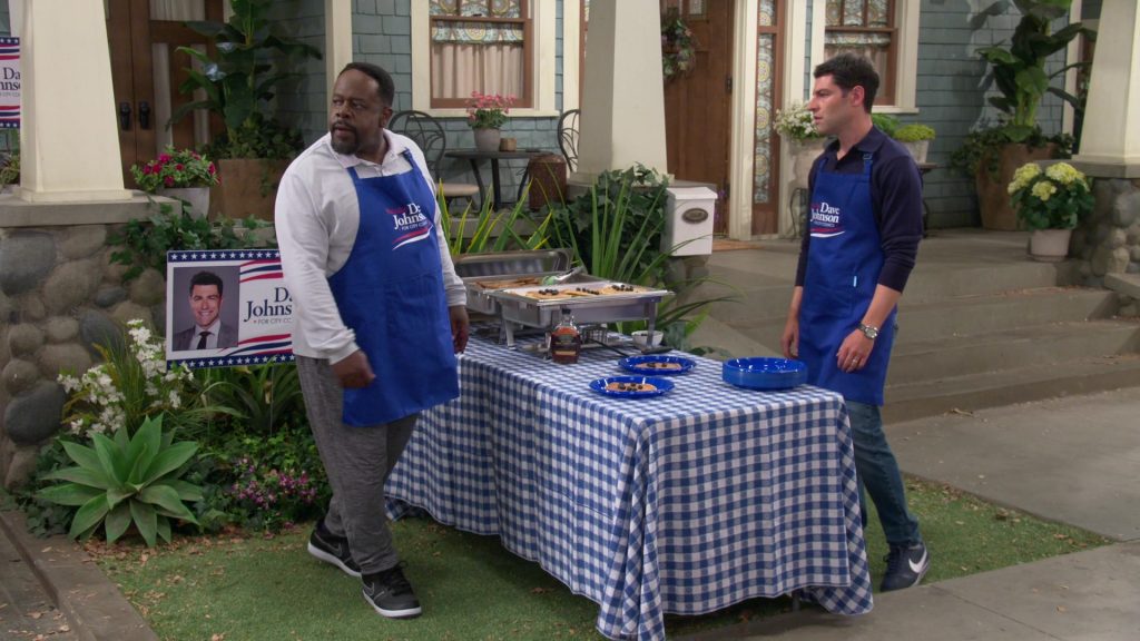 Nike Sneakers of Cedric Antonio Kyles (Cedric the Entertainer as Calvin Butler) in The Neighborhood S03E02 “Welcome to the Election” (2020) (Image 2)