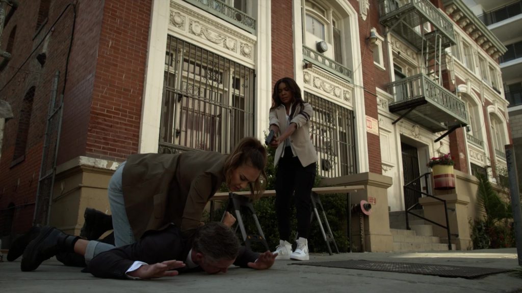 Nike Sneakers of Gabrielle Union as Sydney Burnett in L.A.'s Finest S02E03 “Thief of Hearts” (2020) (Image 1)