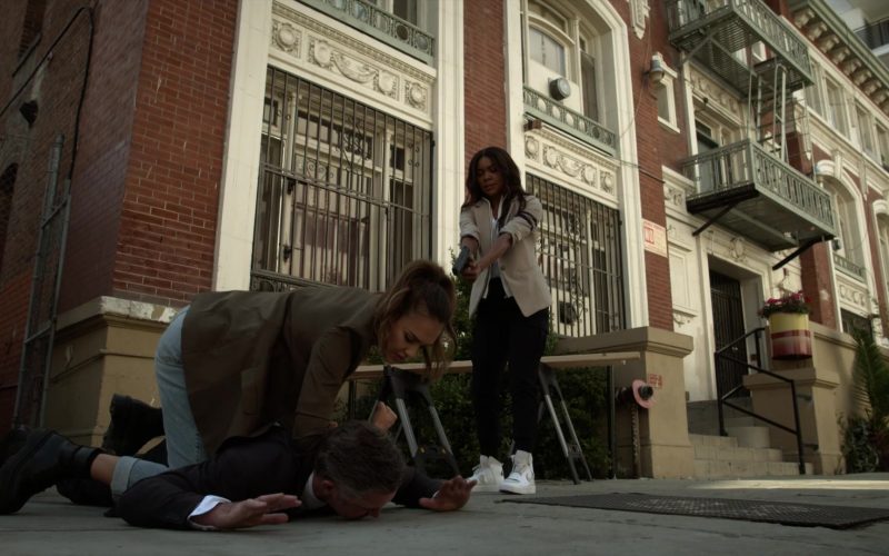 Nike Sneakers of Gabrielle Union as Sydney Burnett in L.A.'s Finest S02E03 “Thief of Hearts” (2020) (Image 1)