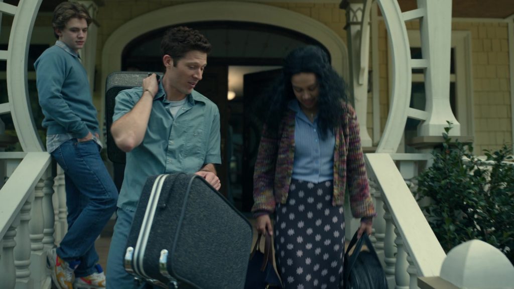 Nike Sneakers of Igby Rigney as Kevin in The Midnight Club S01E10 “Midnight” (2022) (Image 1)