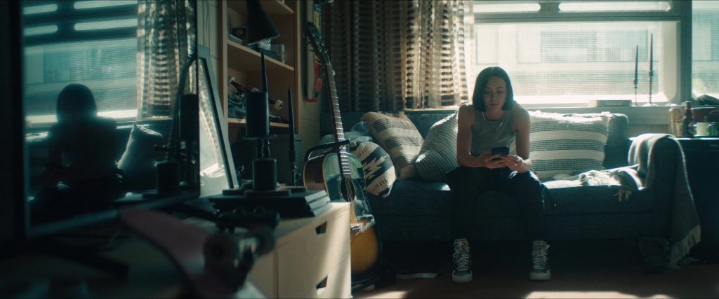 Nike Sneakers of London Thor as Jordan Li in Gen V S01E02 “First Day” (2023) (Image 1)