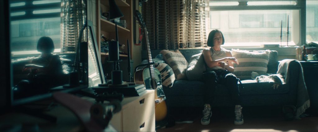 Nike Sneakers of London Thor as Jordan Li in Gen V S01E02 “First Day” (2023) (Image 2)