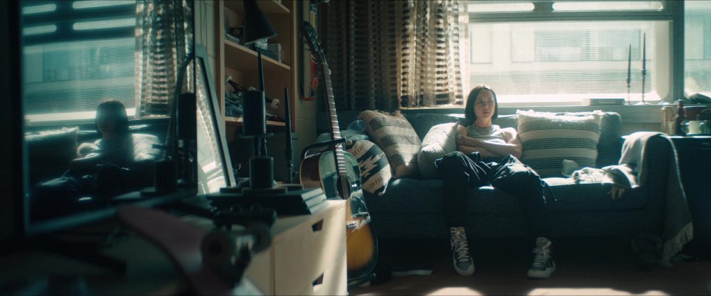 Nike Sneakers of London Thor as Jordan Li in Gen V S01E02 “First Day” (2023) (Image 4)