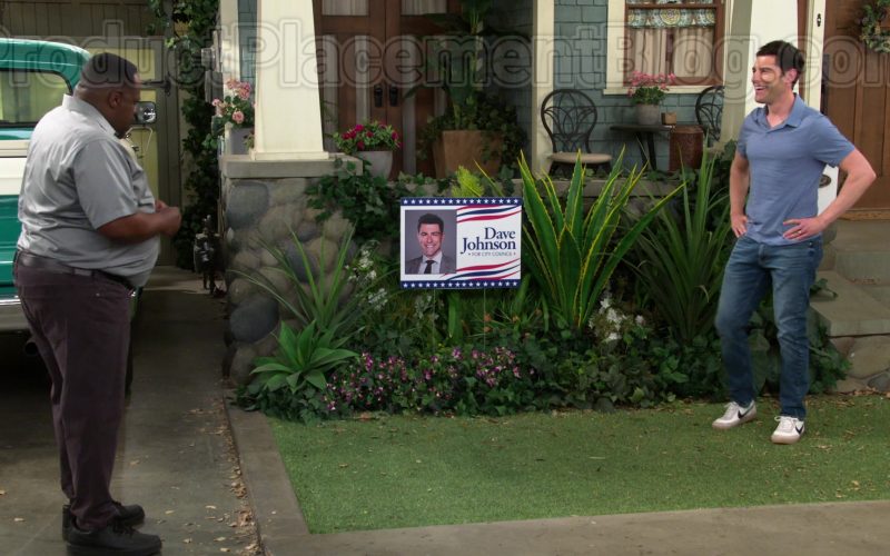 Nike Sneakers of Max Greenfield in The Neighborhood S02E22 “Welcome to the Campaign” (2020) (Image 1)