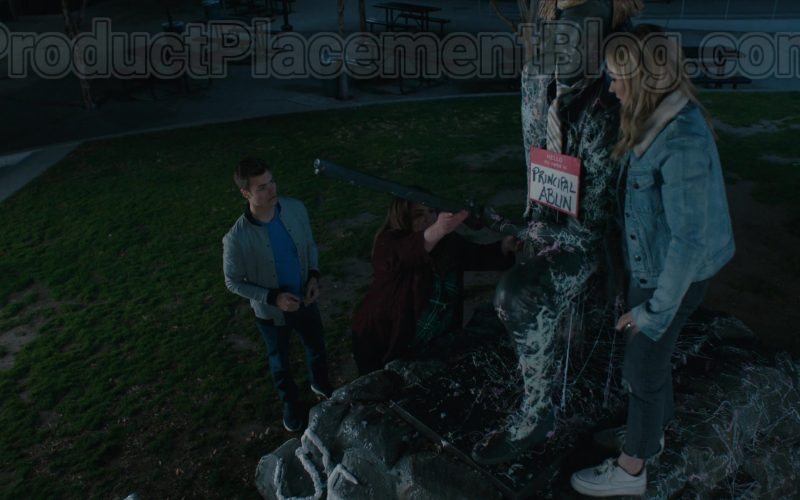 Nike Sneakers of Meg Donnelly in American Housewife S04E18 “Senior Prank” (2020) (Image 1)