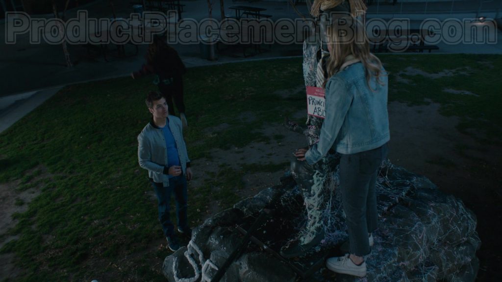 Nike Sneakers of Meg Donnelly in American Housewife S04E18 “Senior Prank” (2020) (Image 2)