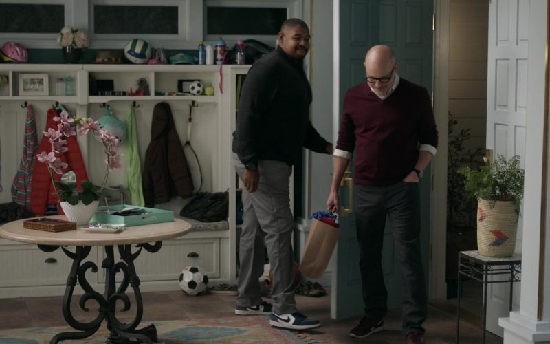 Nike Sneakers of Omar Benson Miller as Ben in The Unicorn S02E03 “It's the Thought That Counts” (2020) (Image 1)