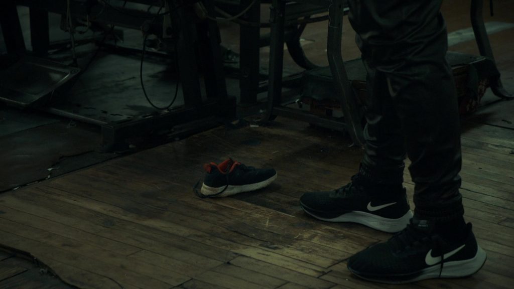 Nike Sneakers of Queen Latifah as Robyn McCall in The Equalizer S02E08 “Separated” (2022) (Image 1)