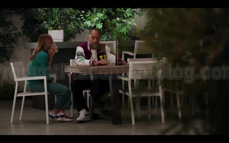 Nike Sneakers of Rashida Jones as Joya Barris in #blackAF S01E05 (2020) (Image 1)