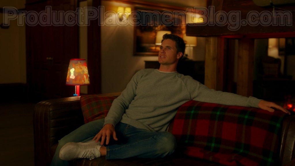 Nike Sneakers of Robbie Amell as Nathan Brown in Upload S01E04 “The Sex Suit” (2020) (Image 2)