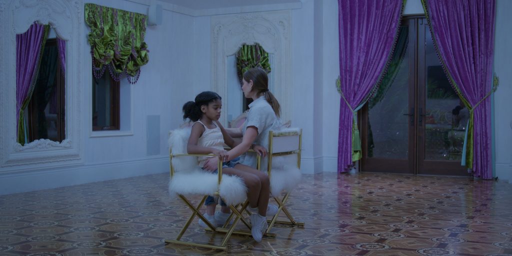 Nike Sneakers of Thalia Campbell as Sarah in The Retirement Plan (2023) (Image 3)