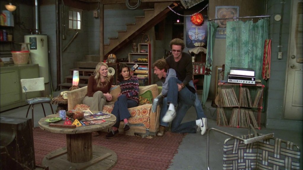 Nike Sneakers of Topher Grace as Eric Forman in That '70s Show S07E07 “Mother's Little Helper” (2004) (Image 1)