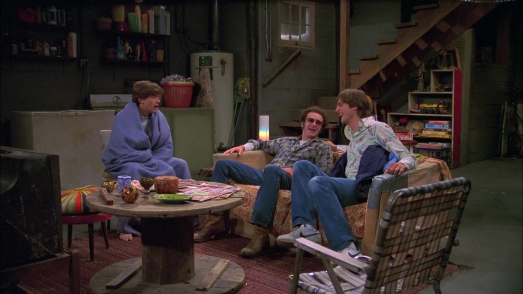 Nike White Shoes Worn by Ashton Kutcher as Michael Kelso in That '70s Show S06E08 “I'm a Boy” (2004) (Image 1)