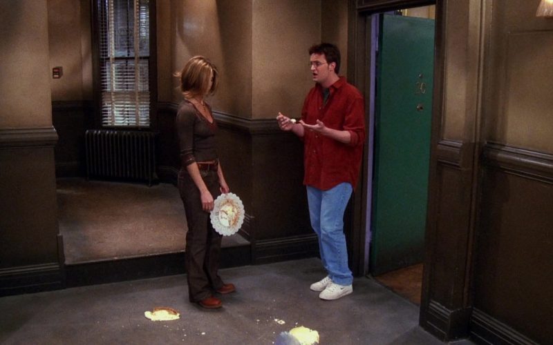 Nike White Shoes Worn by Matthew Perry (Chandler Bing) in Friends Season 7 Episode 11 “The One with All the Cheesecakes” (2001) (Image 1)