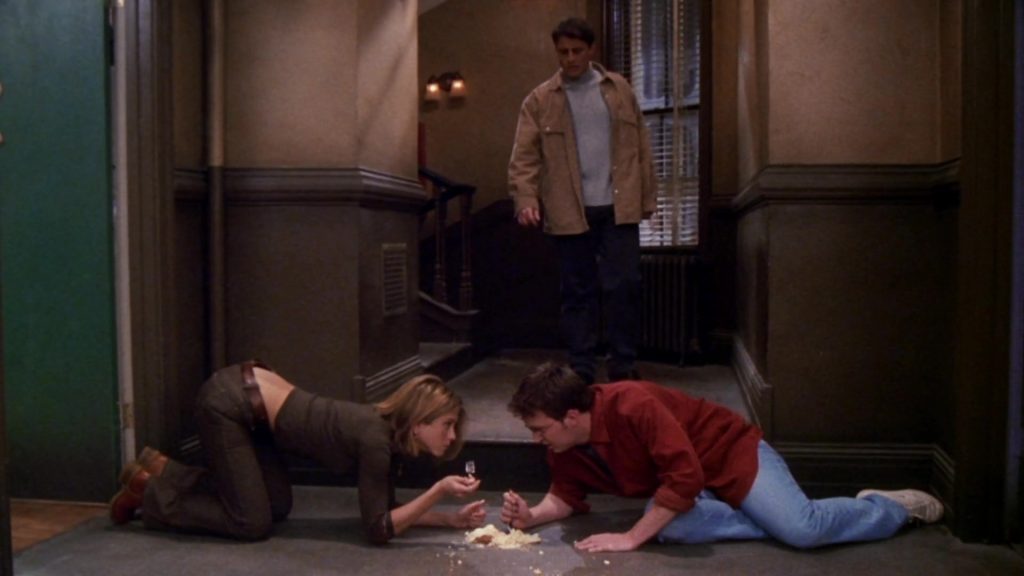 Nike White Shoes Worn by Matthew Perry (Chandler Bing) in Friends Season 7 Episode 11 “The One with All the Cheesecakes” (2001) (Image 2)