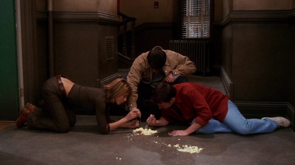 Nike White Shoes Worn by Matthew Perry (Chandler Bing) in Friends Season 7 Episode 11 “The One with All the Cheesecakes” (2001) (Image 3)