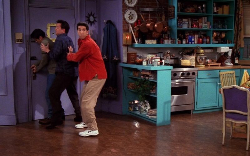 Nike White Sneakers Worn by David Schwimmer (Ross Geller) in Friends Season 6 Episode 6 “The One on the Last Night” (1999) (Image 1)
