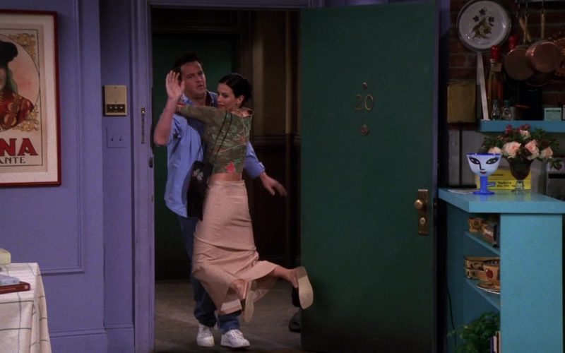 Nike White Sneakers Worn by Matthew Perry (Chandler Bing) in Friends Season 6 Episode 1 “The One After Vegas” (1999) (Image 1)